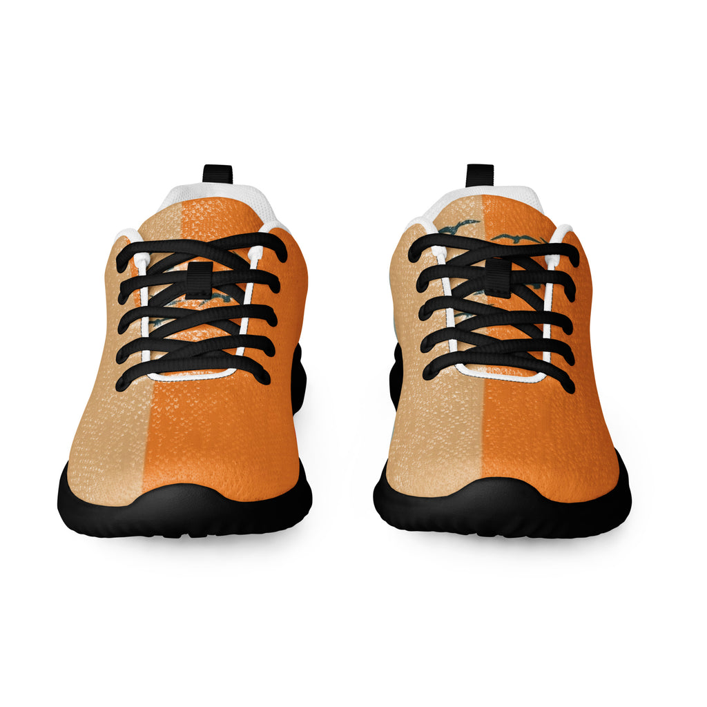Sportliche Mesh-Sneaker von majorprint in der Frontansicht mit einem geteilten orange-beigen Farbblock-Design, fliegenden Möwen-Silhouetten und schwarzen Schnürsenkeln.