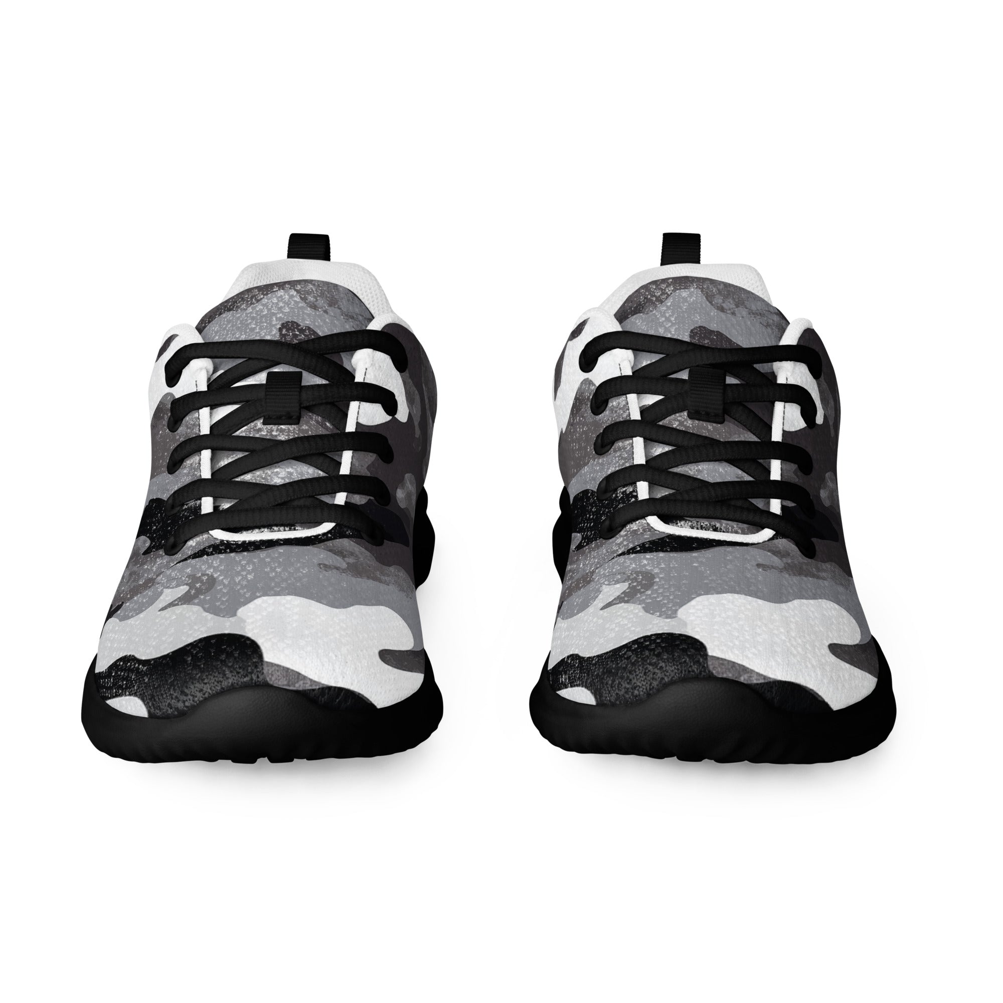 Ein Paar sportliche Sneaker von majorprint in der Frontansicht mit einem Camouflage-Muster in Schwarz, Grau und Weiß, freigestellt vor weißem Hintergrund.