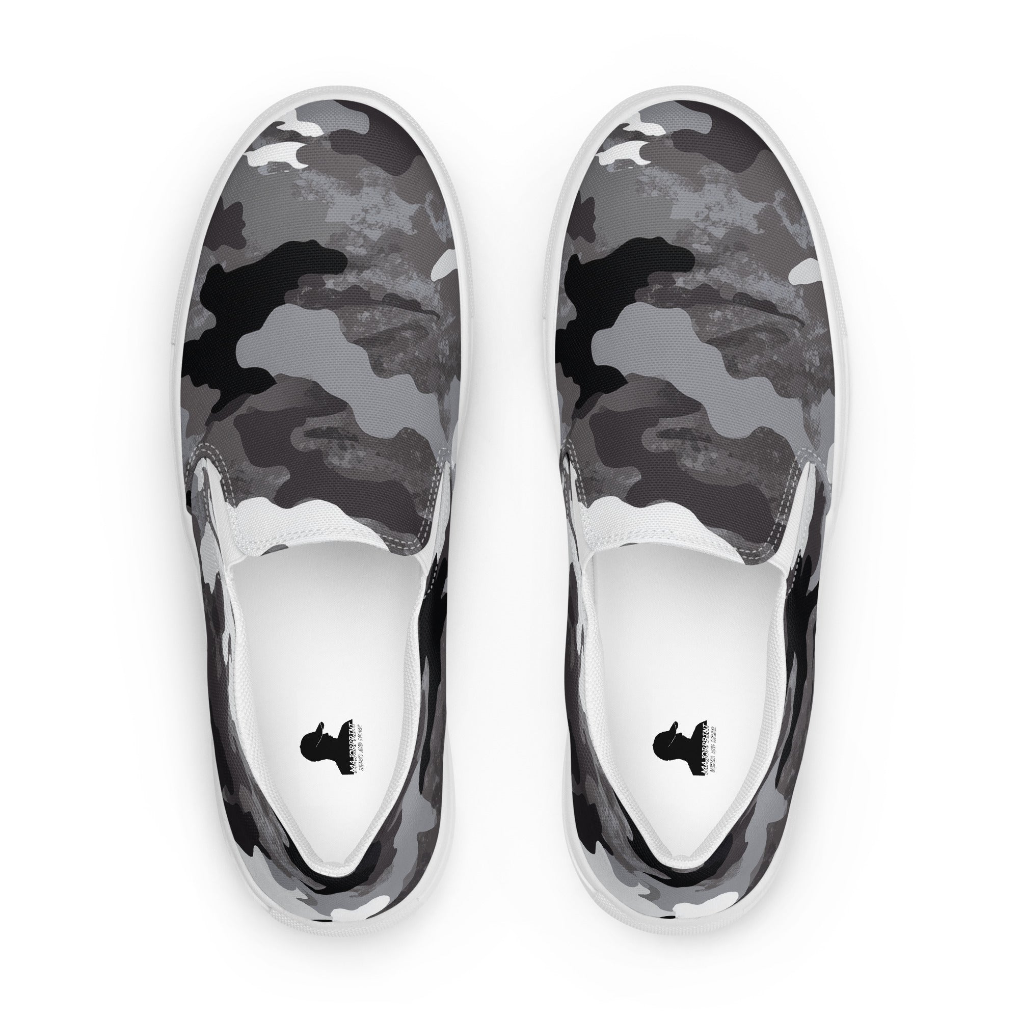 Herren-Canvas-Slipper in urbanem Camouflage-Design von majorprint, weiße Slip-On Schuhe mit bequemen Look.